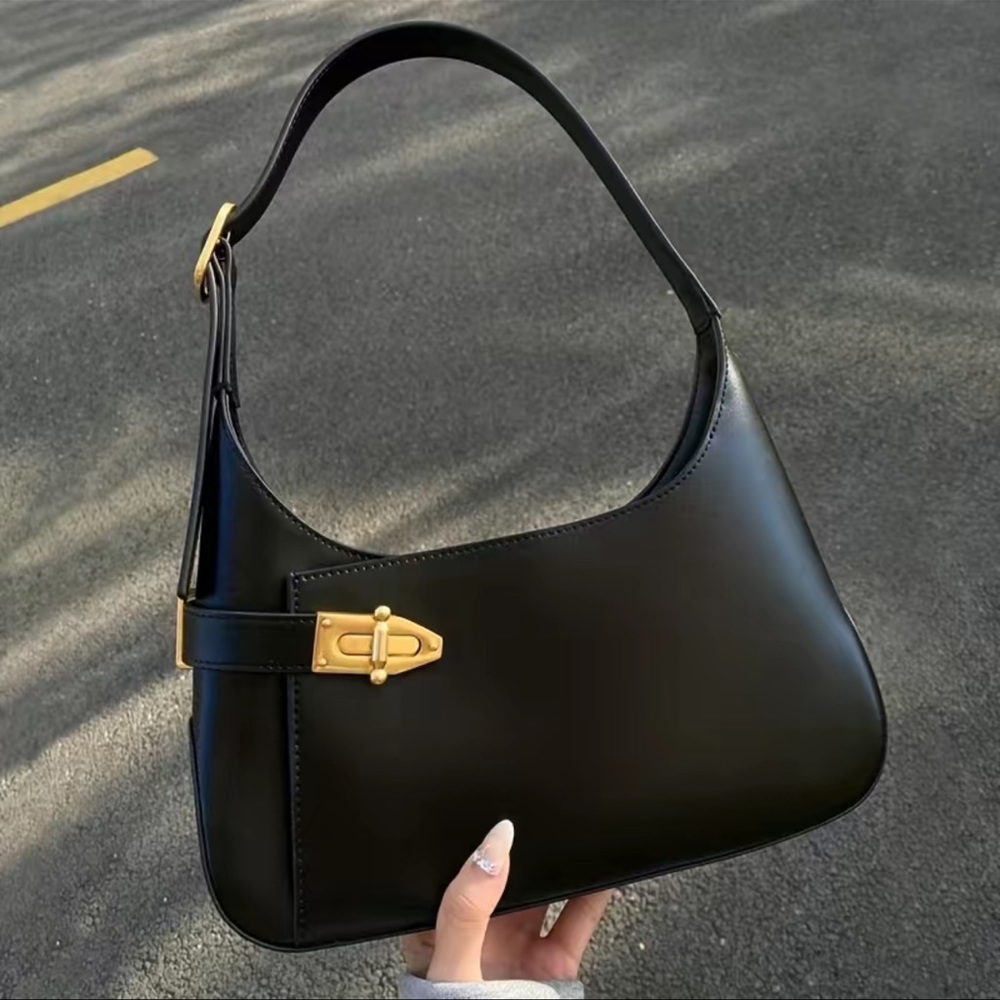 🖤Black vegan leather hobo bag🖤